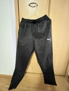 PUMA ブラック ジャージパンツ ストライプ