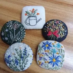 ハンドメイドブローチ　刺繍　5点セット