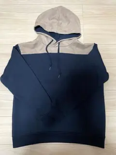 ベージュ パーカー