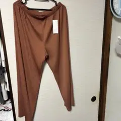 【未使用、タグ付き】　UNIQLO プリーツストレートパンツ　ブラウン　XL