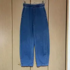 GU ライトデニムバレルアンクルパンツ