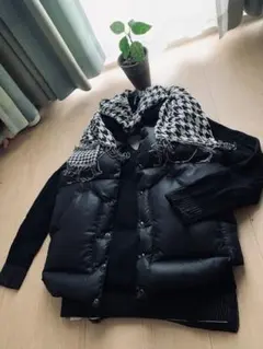 真冬のインナー！アーバンリサーチ定番セーター黒✖️モカのワンポイント！大人可愛い！