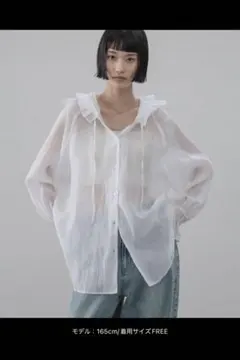 【新品タグ付き】ローリーズファーム　フリルフードシャツ