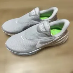 新品。未使用　NIKE Revolution 8 EasyOn 27.5cmのサムネイル