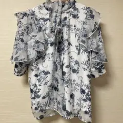 未使用　イング花柄トップス