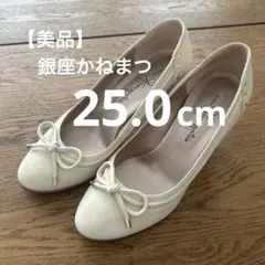 【美品】銀座かねまつ ベージュリボンパンプスのサムネイル
