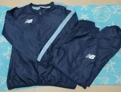 New Balance ネイビー Vネック ピステ　150　上下