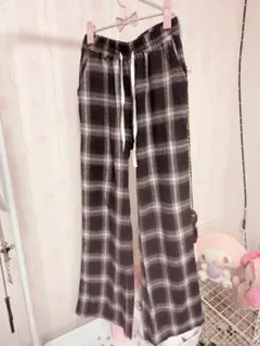 チェックパンツ