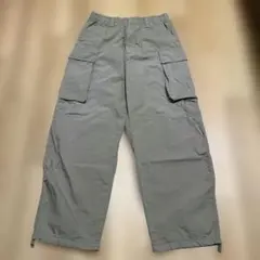 UNIQLO ユニクロ　ワイドフィットカーゴパンツのサムネイル