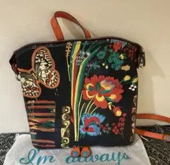 新品未使用品‼️本革レザーリュック エンボス加工 花 鳥 ブラック 