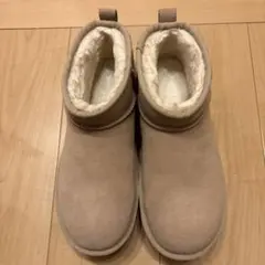 アグ　クラッシックウルトラミニプラットフォーム　　サンド　24cm