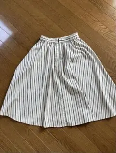 マジェスティックレゴン　ストライプ　スカート