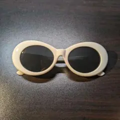 ホワイトオーバル型サングラス