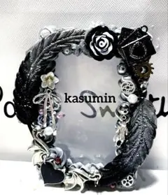 トレカデコシルバーブラック　ホイップデコ 硬質ケースデコ 推し活　羽　チャーム