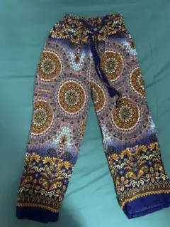 タイ産の軽量パンツ