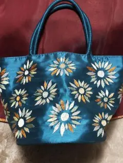 シルクサテン　刺繍　トートバッグ　パーティー　普段使い