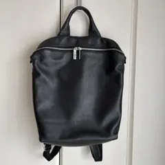 ブラックレザー　スクエア型リュック