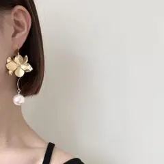 ゴールド フラワー パール ブライダル 結婚式 花 お呼ばれ ピアス イヤリング