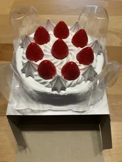 【数量限定】カップヌードル イチゴショート ケーキ　 フタどめフィギュア