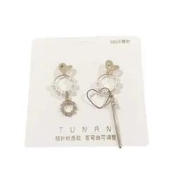 新品未使用！ハート チャーム 揺れる ピアス