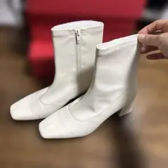 ホワイト ショートブーツ チャンキーヒールのサムネイル