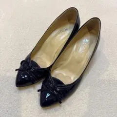 【美品】ダイアナ ウェルフィット パンプス 紺　エナメル リボン　ネイビーのサムネイル