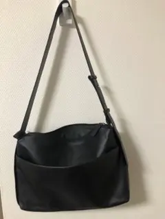 イアパビヨネ　ショルダーバッグ