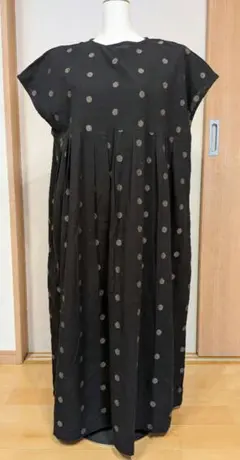☆新品☆＋borme　ノースリーブ　ドット柄　ロングワンピース　黒色　M〜L