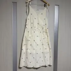 【daisy】フラワーエンブロイダリーラップワンピースのサムネイル