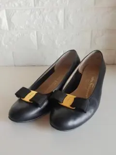 Salvatore Ferragamo リボン付き黒パンプス【中古品】【定番】