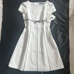 【M'S GRACY 】ホワイトひざ丈ワンピース　Aライン　リボン付き