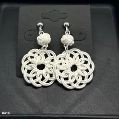 ハンドメイド【水引】イヤリング　ホワイト