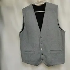 グレー ボタン付きベスト　LLサイズ　毛100%