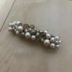 パール　ベージュ系　バレッタ