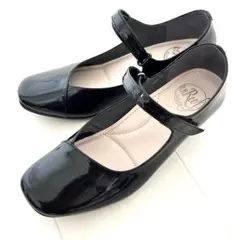 新品☆unReef ウェッジソールエナメル ストラップ パンプス 23㎝EE 黒