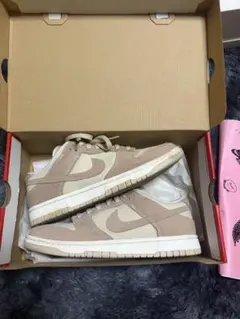 NIKE DUNK LOW ベージュ系 スニーカーのサムネイル
