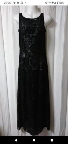 黒に総柄の綺麗なバラ柄ロングドレス！ラインが驚く程に綺麗なお上品なお品です