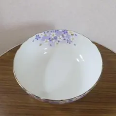 宇野千代作 桜模様の器のサムネイル