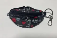 KiU ミニポーチ キーホルダー ストロベリー柄のサムネイル