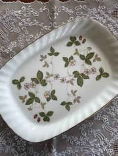 【未使用・箱付】WEDGWOOD ワイルドストロベリースパイラルトレイ　箱入り