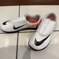 NIKE サッカー　トレーニングシューズ　18㎝