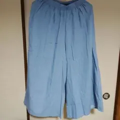 薄手のデニム地　新品　未使用　ワイドパンツ　キュロット　ウエストゴム