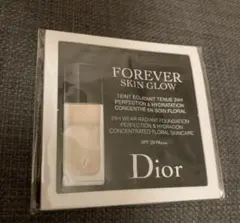 ディオールスキン　フォーエヴァー　フルイドグロウ　1N