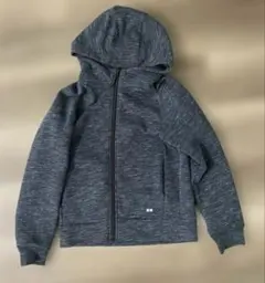 ユニクロ　ウルトラストレッチドライスウェットフルジップパーカ　130