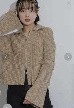 リブ編みジッパー付きベージュニット