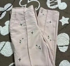 fit moreデイジー刺繍テーパードパンツ