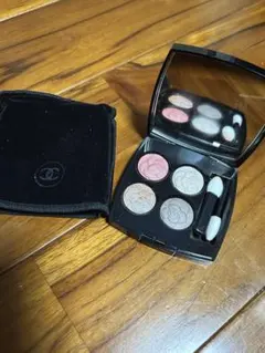Chanel アイシャドウパレット 限定品