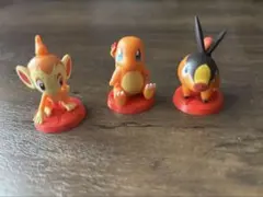 チョコエッグ　ポケモン　旅立ちの3匹　ヒコザル・ヒトカゲ・ポカブ　セット