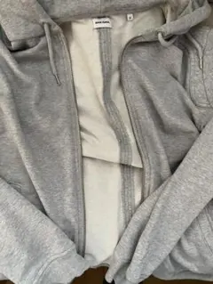 ジップパーカー