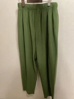 HOMME PLISSÉ ISSEY MIYAKE テーパードパンツのサムネイル